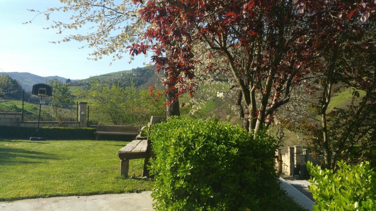 La Pumarada De Limes 2 Villa Cangas De Narcea Luaran gambar